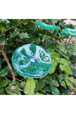 Kis méretű kerek üveg virág kültérre transzparens- zöld-fekete színben 43 cm -es rozsdamentes acélszáron