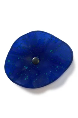 Dark blue basic oval glass flower with light blue dots, for outdoor use, on a 43 cm steel stem