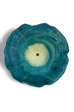 Nagy méretű, kézzel festett üvegvirág,   aquamarin-fehér színállásban, kültéri használatra 1 m-es acélszáron