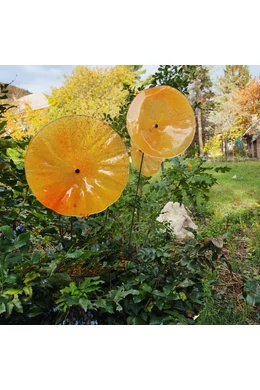 Nagy méretű 18 cm átmérőjű üveg virág kültérre transzparens- citromsárga-narancssárga színben 100 cm -es rozsdamentes acélszáron