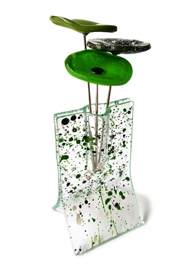 Small transparent 8x13 cm green-white-black spotty vase with 3 small flowers