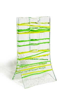 Transzparens alapú almazöld-sárga csíkos mintájú kis váza 8x13 cm-es méretben