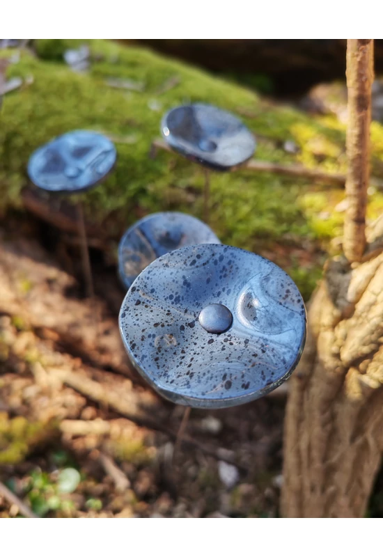 Kis méretű kerek üveg virág kültérre szürke- fekete színben 43 cm -es rozsdamentes acélszáron