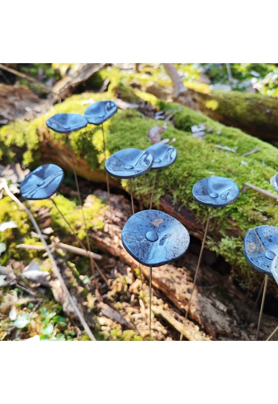 Kis méretű kerek üveg virág kültérre szürke- fekete színben 43 cm -es rozsdamentes acélszáron