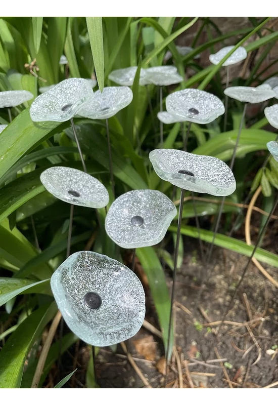 Kis méretű kerek üveg virág kültérre transzparens- fehér színben 43 cm -es rozsdamentes acélszáron