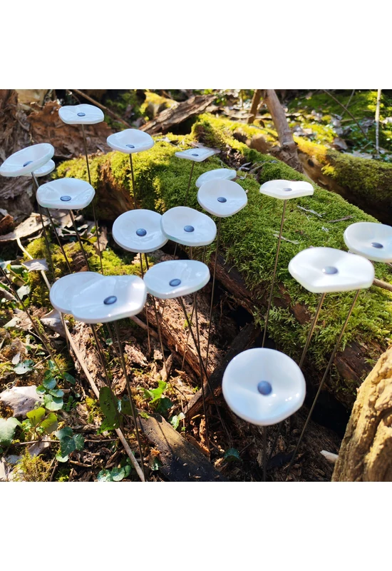 Kis méretű kerek üveg virág kültérre fehér színben 43 cm -es rozsdamentes acélszáron