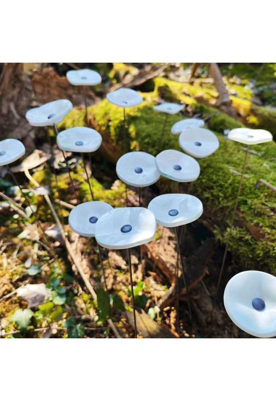 Kis méretű kerek üveg virág kültérre fehér színben 43 cm -es rozsdamentes acélszáron