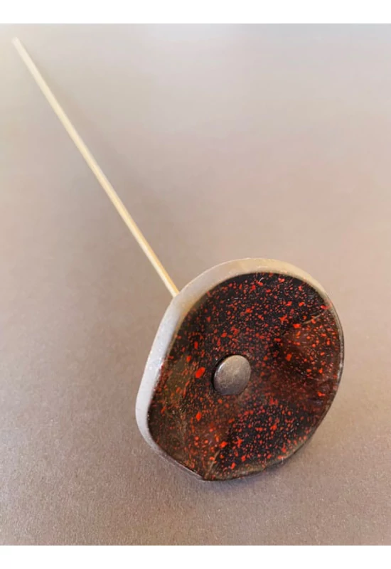 Kis méretű kerek üveg virág kültérre fekete piros színben 43 cm -es rozsdamentes acélszáron