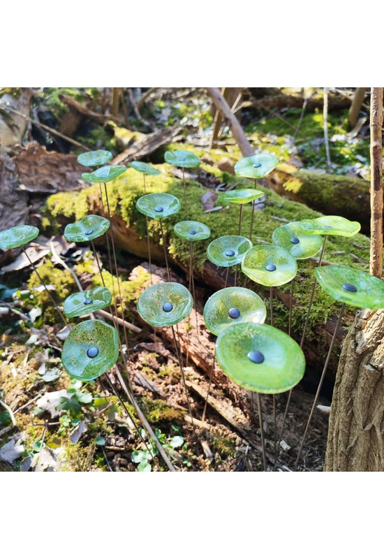Kis méretű kerek üveg virág kültérre transzparens- almazöld színben 43 cm -es rozsdamentes acélszáron