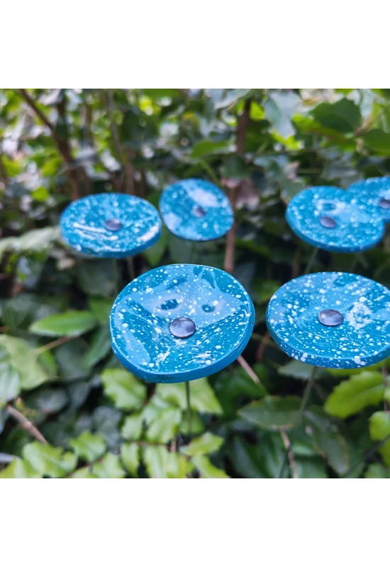 Kis méretű kerek üveg virág kültérre akvamarin-fehér színben 43 cm -es rozsdamentes acélszáron