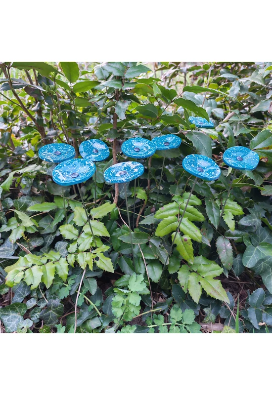 Kis méretű kerek üveg virág kültérre akvamarin-fehér színben 43 cm -es rozsdamentes acélszáron