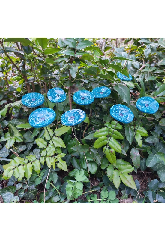 Kis méretű kerek üveg virág kültérre akvamarin-fehér színben 43 cm -es rozsdamentes acélszáron