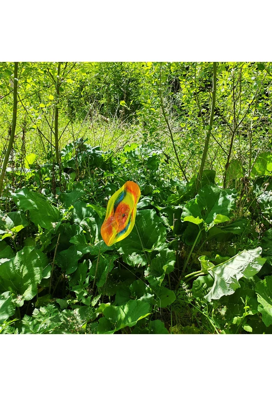 Extra nagy méretű 35 cm átmérőjű üveg virág kültérre sárga-kék színben 100 cm -es rozsdamentes acélszáron