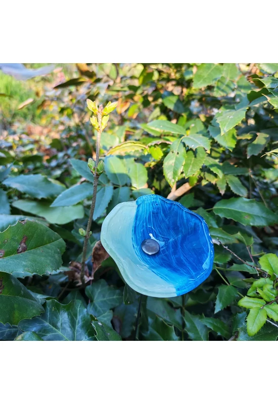 Közepes méretű üveg kála virág kültérre türkiz-fehér színben 43 cm -es rozsdamentes acélszáron