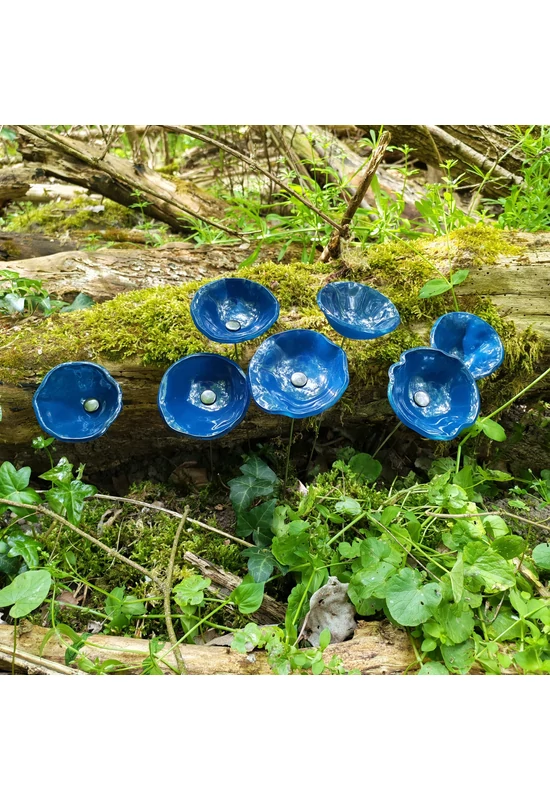 Közepes méretű üveg kála virág kültérre türkiz színben 43 cm -es rozsdamentes acélszáron