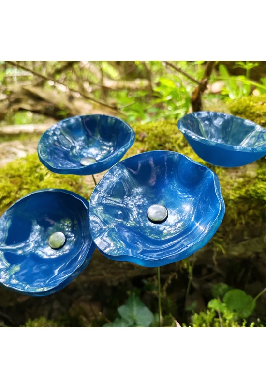 Közepes méretű üveg kála virág kültérre türkiz színben 43 cm -es rozsdamentes acélszáron