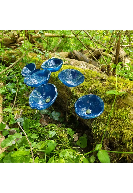 Közepes méretű üveg kála virág kültérre türkiz színben 43 cm -es rozsdamentes acélszáron