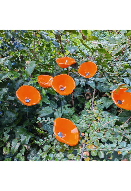 Közepes méretű üveg kála virág kültérre narancssárga színben 43 cm -es rozsdamentes acélszáron