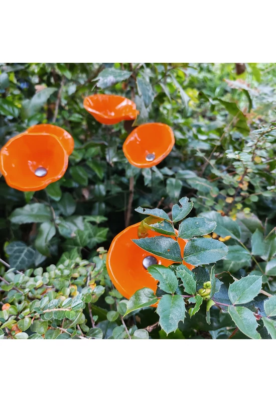 Közepes méretű üveg kála virág kültérre narancssárga színben 43 cm -es rozsdamentes acélszáron