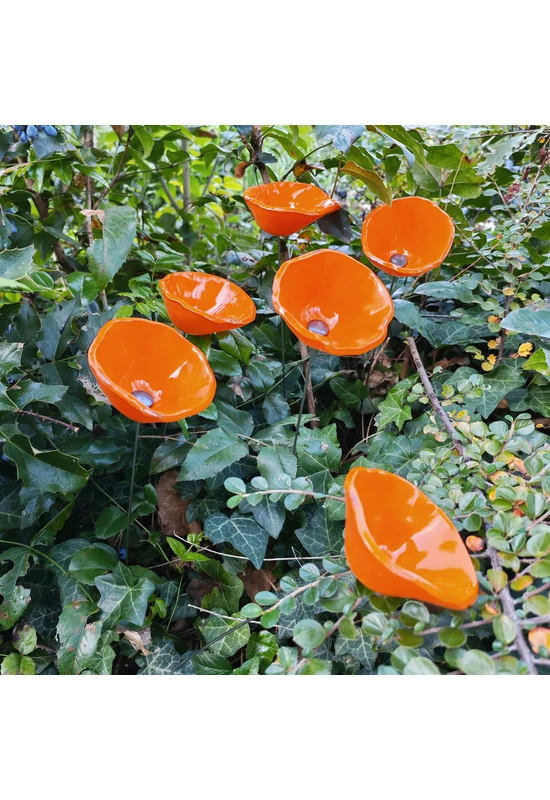 Közepes méretű üveg kála virág kültérre narancssárga színben 43 cm -es rozsdamentes acélszáron