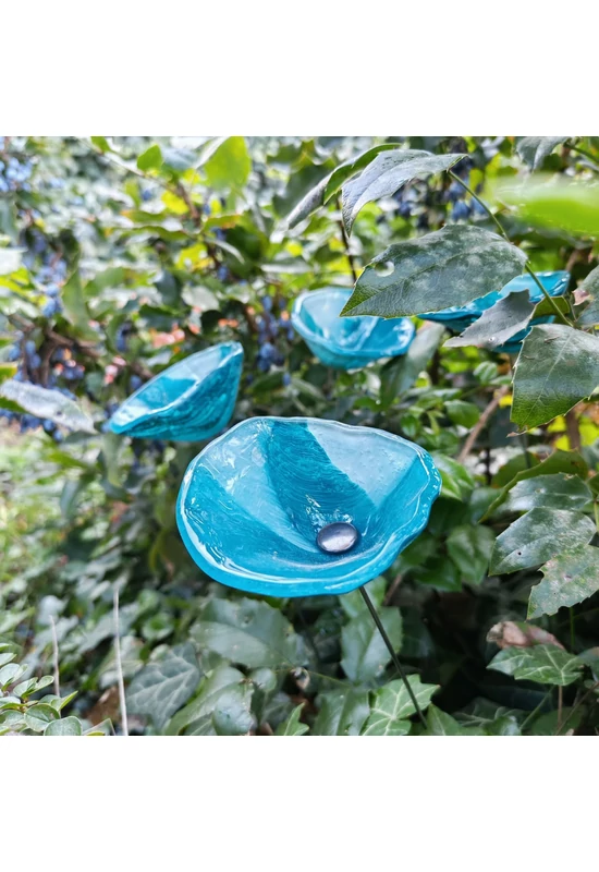 Közepes méretű üveg kála virág kültérre világos akvamarin színben 43 cm -es rozsdamentes acélszáron