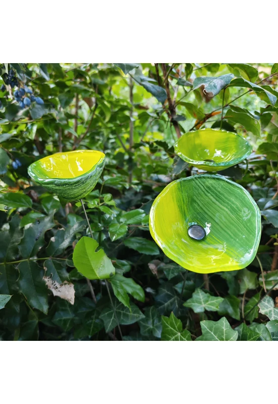 Medium -sized glass calabel flower for outdoor in yellow-light green colour with 43 cm stainless steel stem.