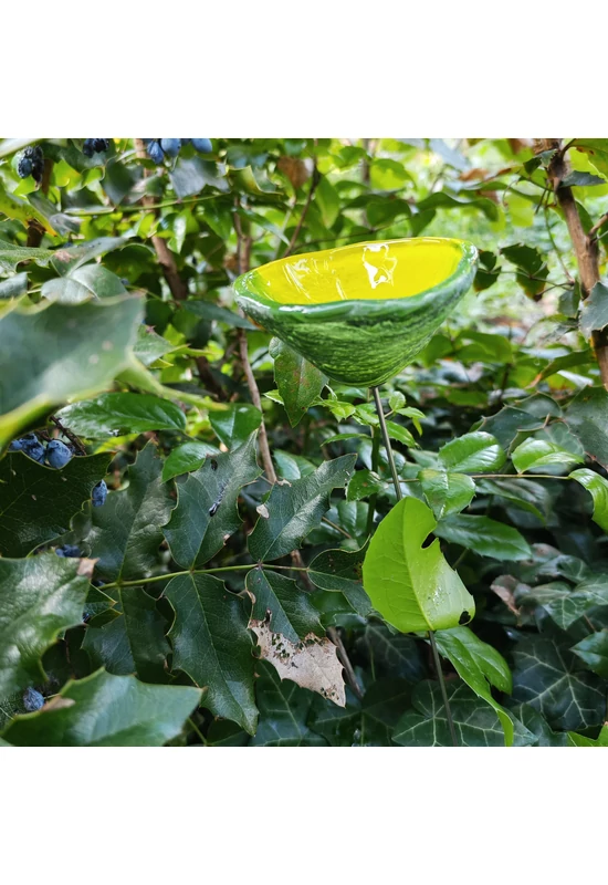 Közepes méretű üveg kála virág kültérre sárga-világoszöld színben 43 cm -es rozsdamentes acélszáron