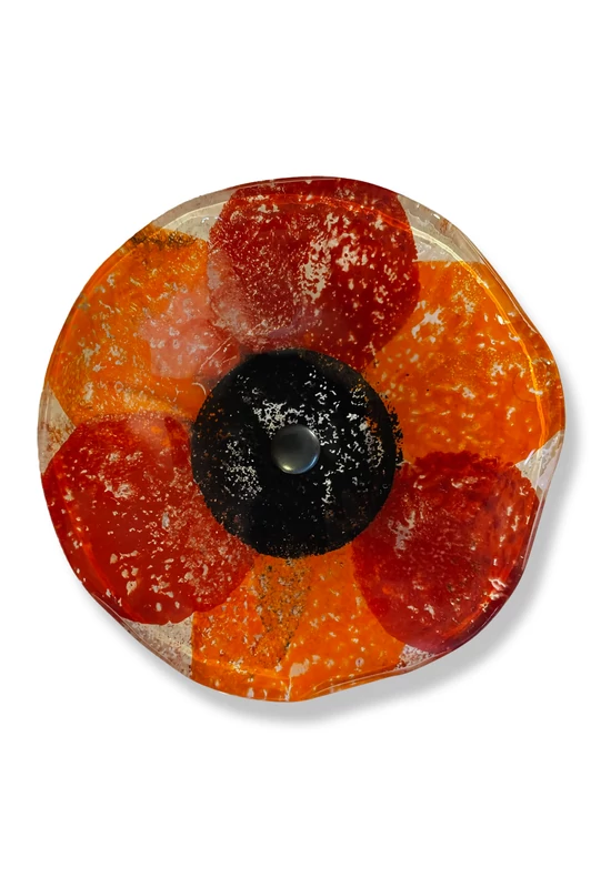 Közepes méretű, kézzel festett margaréta üvegvirág,  piros-fekete színállásban, kültéri használatra, 43 cm-es acélszáron