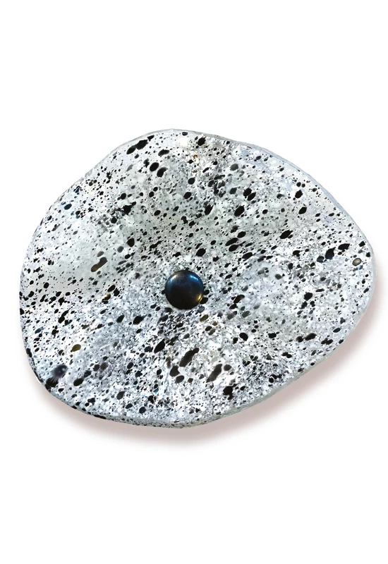 Transzparens alapszínű ovális üvegvirág  fehér-fekete pöttyökkel