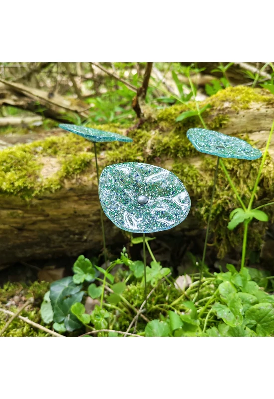 Ovális virág, transzparens alapon zöld-sötétkék pöttyökkel