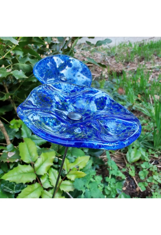 Transzparens alapszínű ovális üvegvirág  sötétkék pöttyökkel,  kültéri használatra, 43 cm-es acélszáron