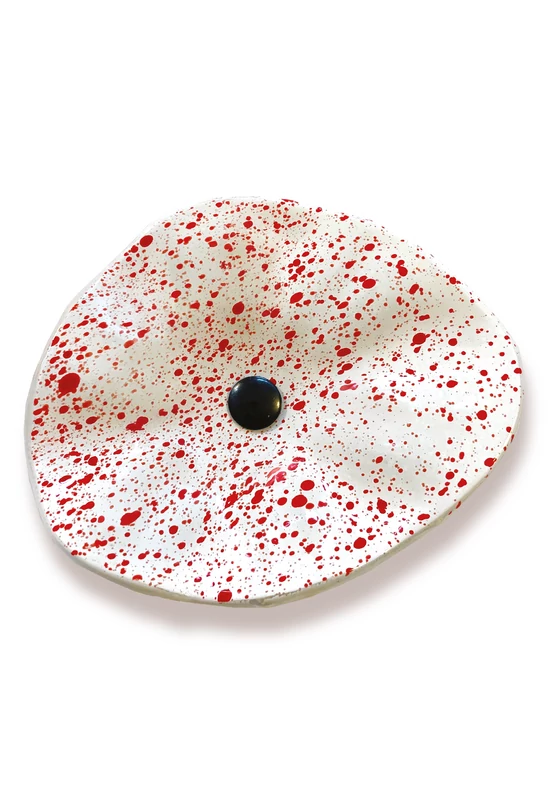 Fehér alapszínű ovális üvegvirág  piros pöttyökkel