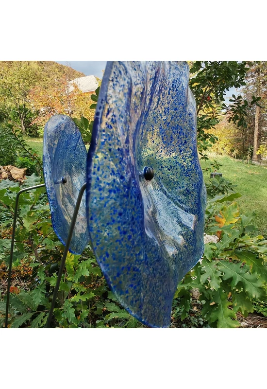 Nagy méretű 18 cm átmérőjű üveg virág kültérre transzparens- sötétkék-világoskék színben 100 cm -es rozsdamentes acélszáron