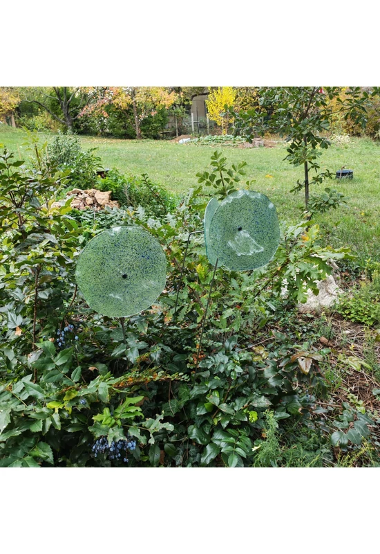 Nagy méretű 18 cm átmérőjű üveg virág kültérre transzparens- zöld-sötétkék színben 100 cm -es rozsdamentes acélszáron