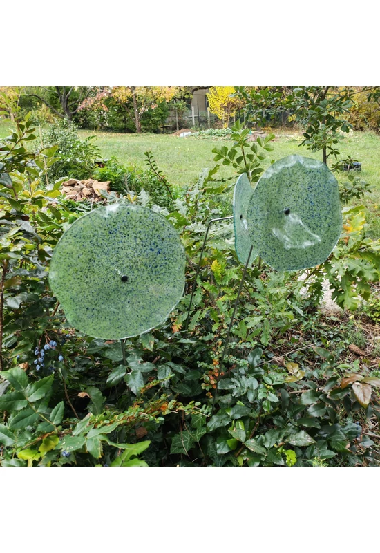 Nagy méretű 18 cm átmérőjű üveg virág kültérre transzparens- zöld-sötétkék színben 100 cm -es rozsdamentes acélszáron