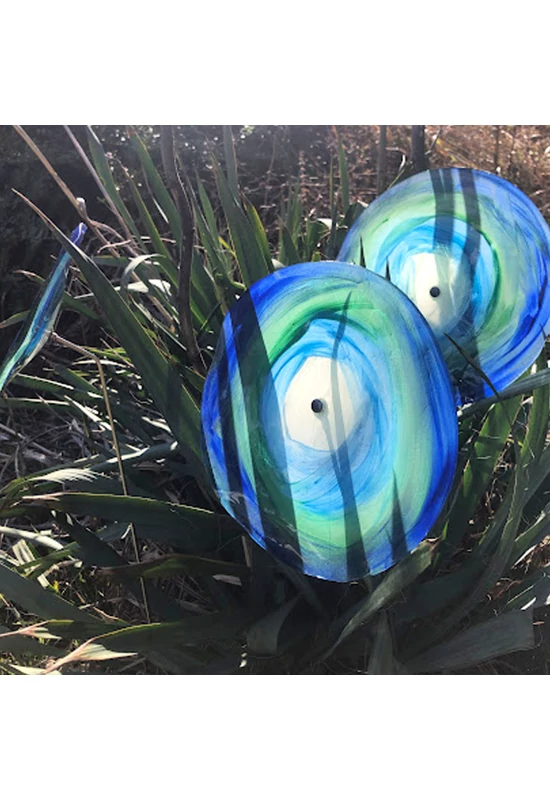 Nagy méretű 18 cm átmérőjű üveg virág kültérre sötétkék-zöld színben 100 cm -es rozsdamentes acélszáron