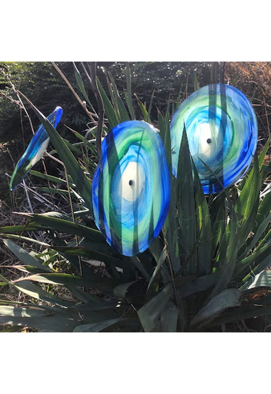 Nagy méretű 18 cm átmérőjű üveg virág kültérre sötétkék-zöld színben 100 cm -es rozsdamentes acélszáron