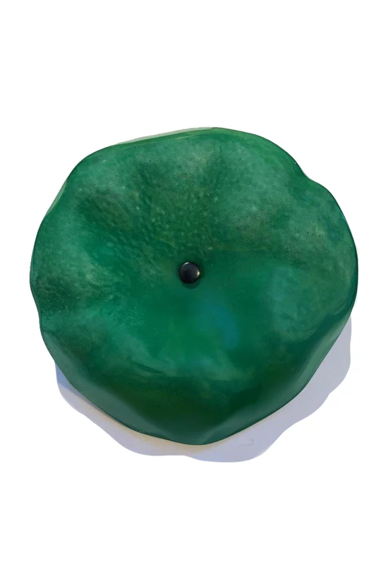 Medium size funnel shaped glass flower for outdoor use in green colour with 50 cm stainless steel stem