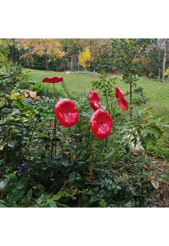 Közepes méretű üveg tölcsér virág kültérre piros- fehér színben 100 cm -es rozsdamentes acélszáron
