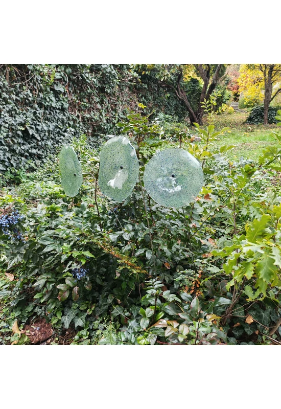 Medium size funnel shaped glass flower for outdoor use in transparent, green, dark blue colour with 1 meter stainless steel stem