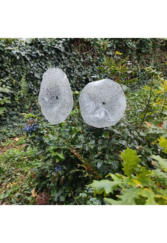 Nagy méretű 18 cm átmérőjű üveg virág kültérre transzparens- fehér-fekete színben 100 cm -es rozsdamentes acélszáron