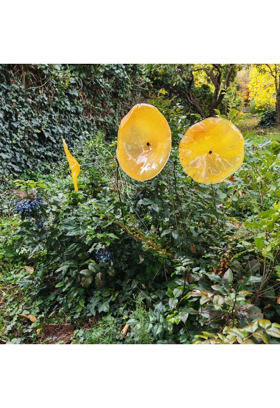 Nagy méretű 18 cm átmérőjű üveg virág kültérre transzparens- citromsárga-narancssárga színben 50 cm -es rozsdamentes acélszáron