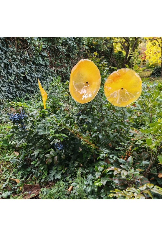 Nagy méretű 18 cm átmérőjű üveg virág kültérre transzparens- citromsárga-narancssárga színben 50 cm -es rozsdamentes acélszáron