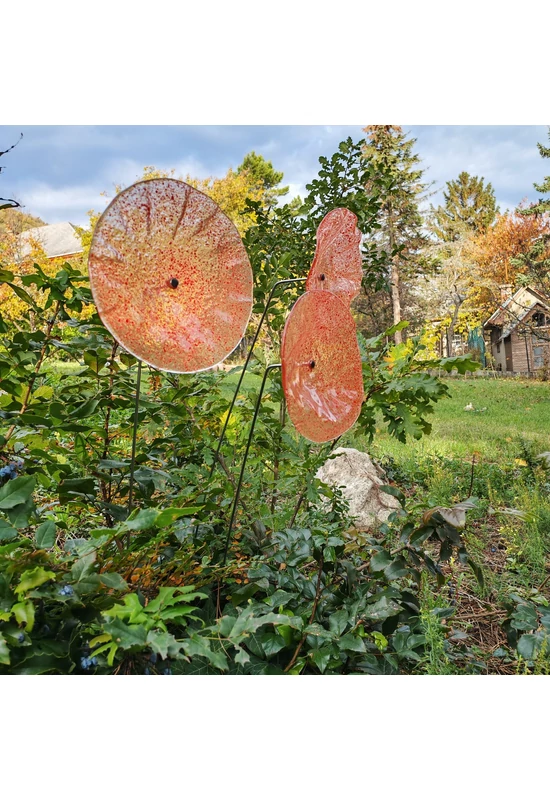 Nagy méretű 18 cm átmérőjű üveg virág kültérre transzparens- narancssárga-piros színben 100 cm -es rozsdamentes acélszáron
