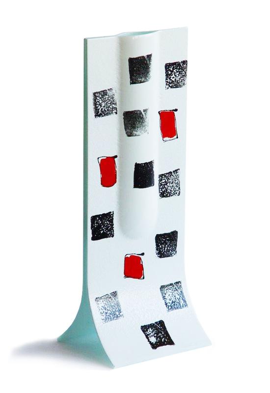 Dotti fehér-fekete-piros mintájú váza 14x36 cm-es méretben