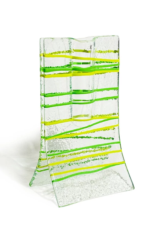 Transzparens alapú almazöld-sárga csíkos mintájú kis váza 8x13 cm-es méretben