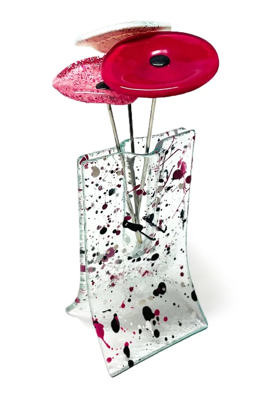 Kis méretű 8x13 cm-es váza 3 darab kis virággal fuxia-fehér-fekete színállásban